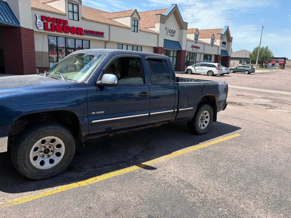 2001 Chevrolet Silverado 1st Gen - Image 3 of 10