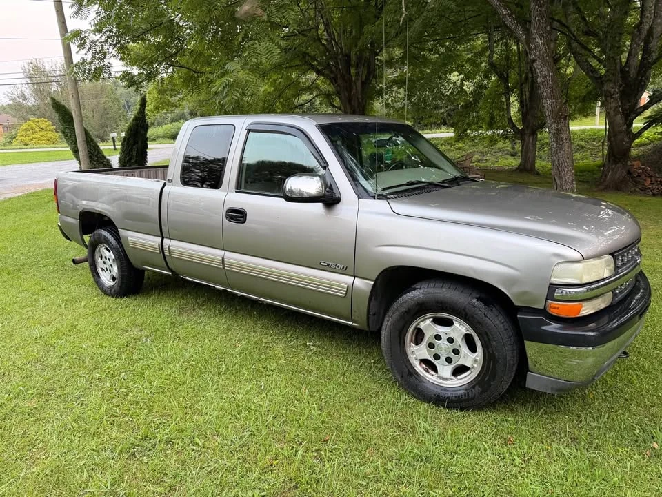 2001 Chevrolet Silverado 1st Gen - Image 2 of 17