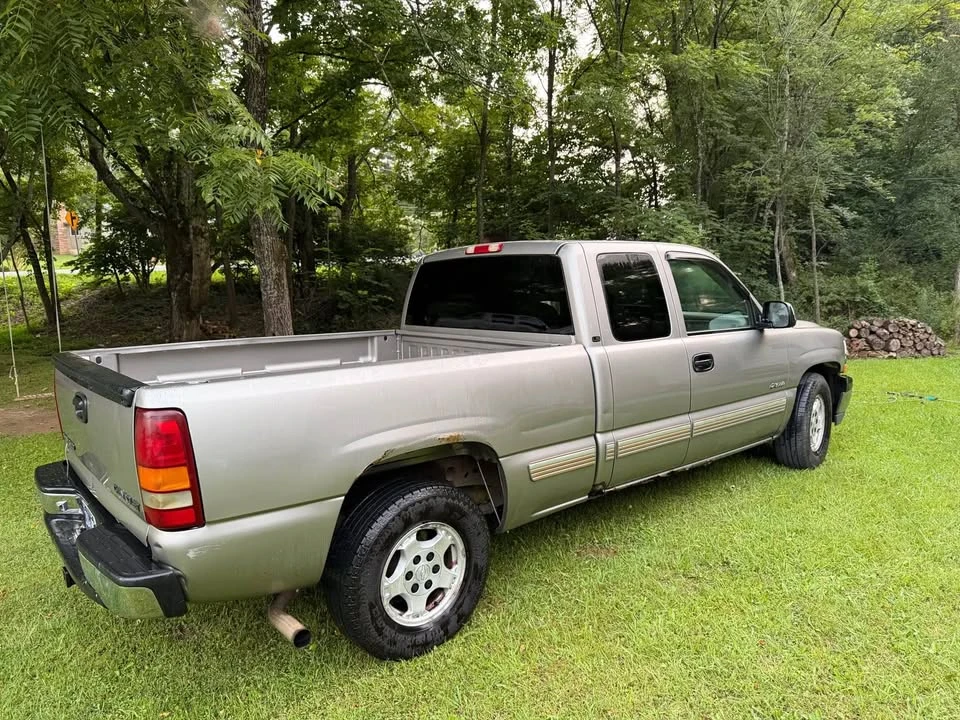 2001 Chevrolet Silverado 1st Gen - Image 3 of 17