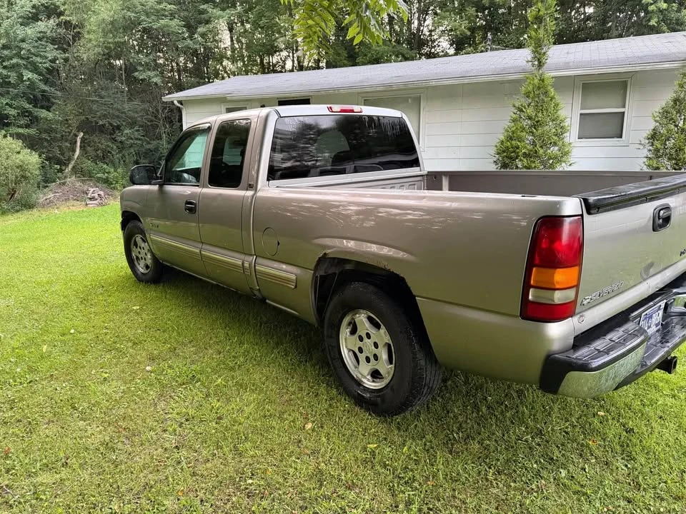2001 Chevrolet Silverado 1st Gen - Image 4 of 17