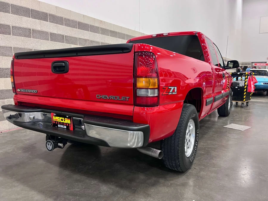 2001 Chevrolet Silverado 1st Gen - Image 3 of 4