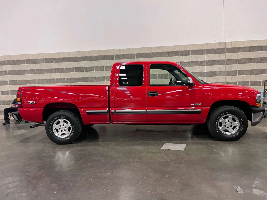 2001 Chevrolet Silverado 1st Gen - Image 2 of 4