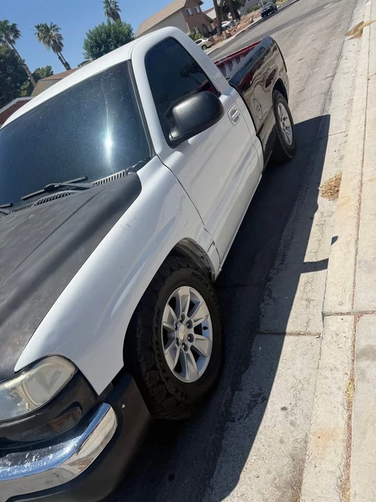 2001 Chevrolet Silverado 1st Gen - Image 2 of 6