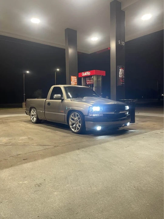 2001 Chevrolet Silverado 1st Gen - Image 3 of 4