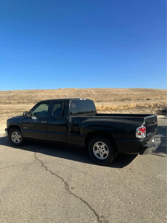 2001 Chevrolet Silverado 1st Gen - Image 2 of 8