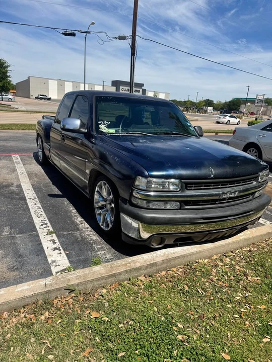 2001 Chevrolet Silverado 1st Gen - Image 2 of 8