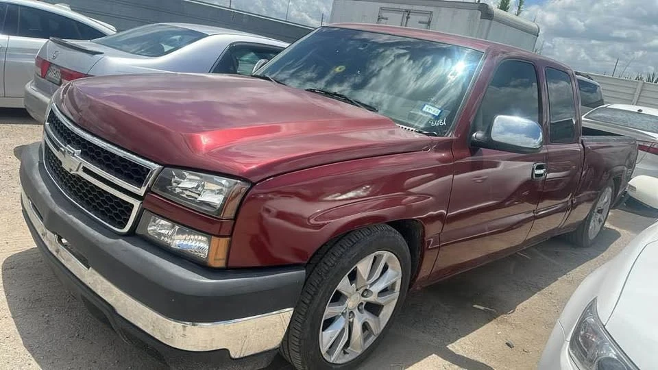 2001 Chevrolet Silverado 1st Gen - Image 3 of 8