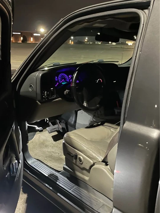 2001 Chevrolet Silverado 1st Gen - Image 2 of 6