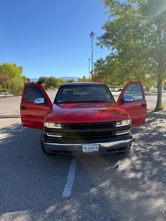 2001 Chevrolet Silverado 1st Gen - Image 3 of 9