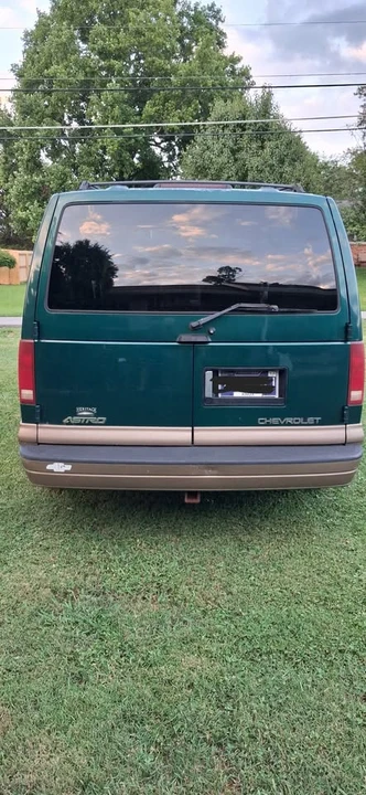 2001 Chevrolet Astro - Image 7 of 20