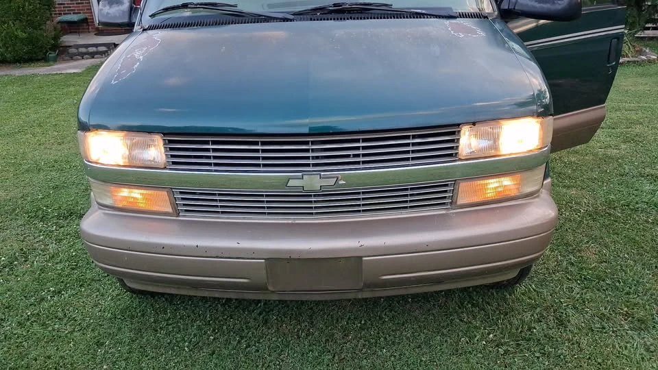2001 Chevrolet Astro - Image 12 of 20