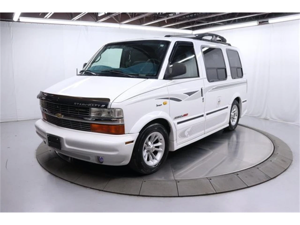 2001 Chevrolet Astro - Image 2 of 31