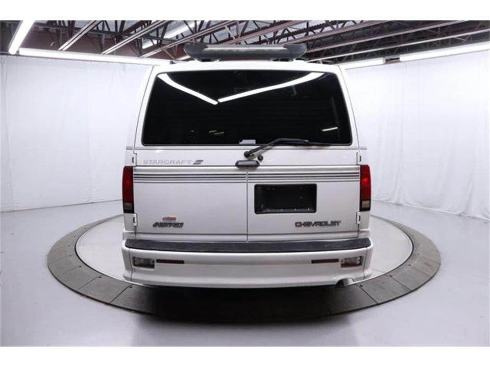 2001 Chevrolet Astro - Image 6 of 31