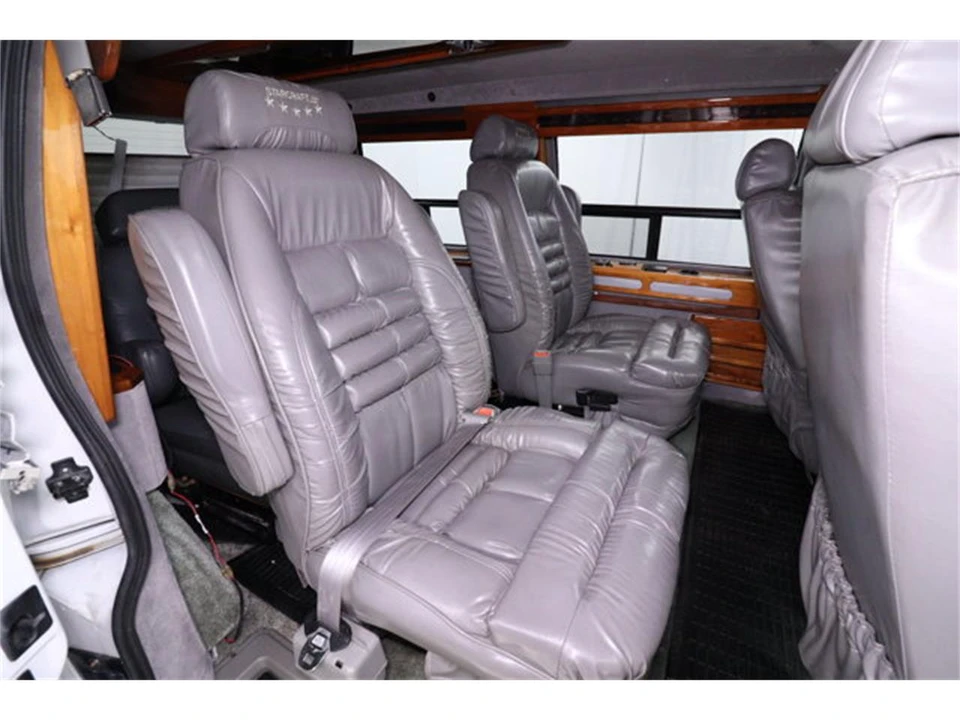 2001 Chevrolet Astro - Image 21 of 31