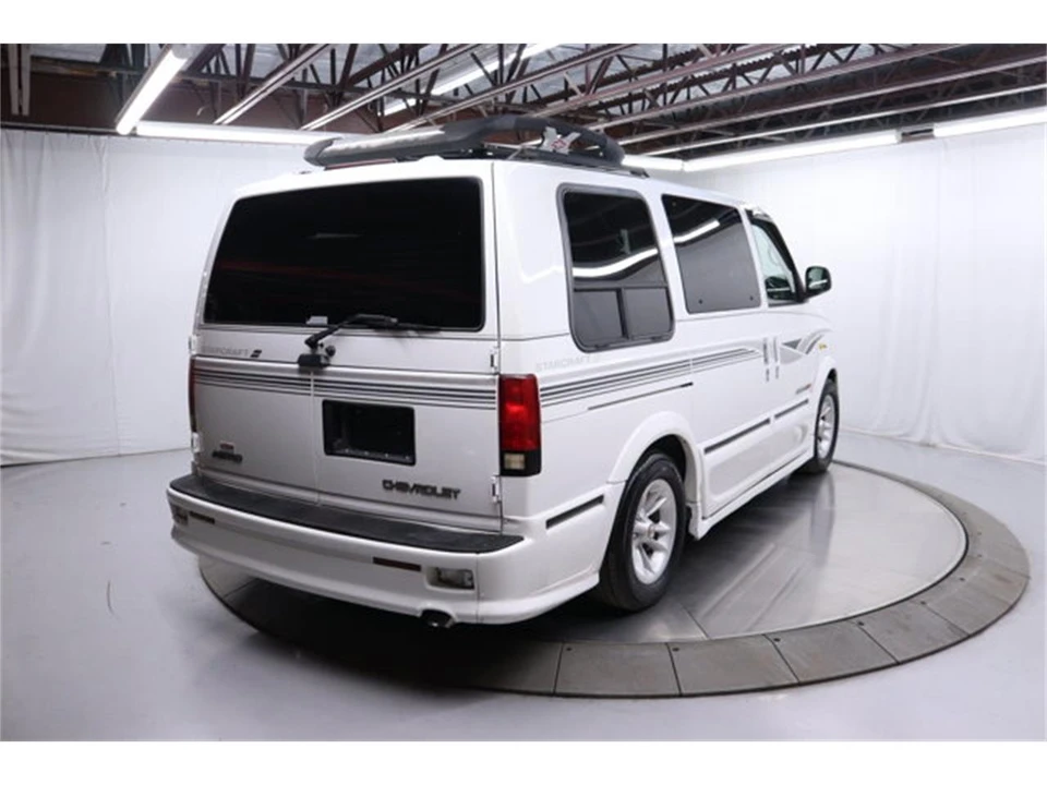2001 Chevrolet Astro - Image 7 of 31
