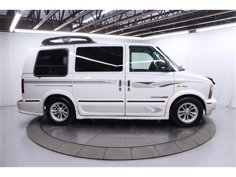 2001 Chevrolet Astro - Image 8 of 31
