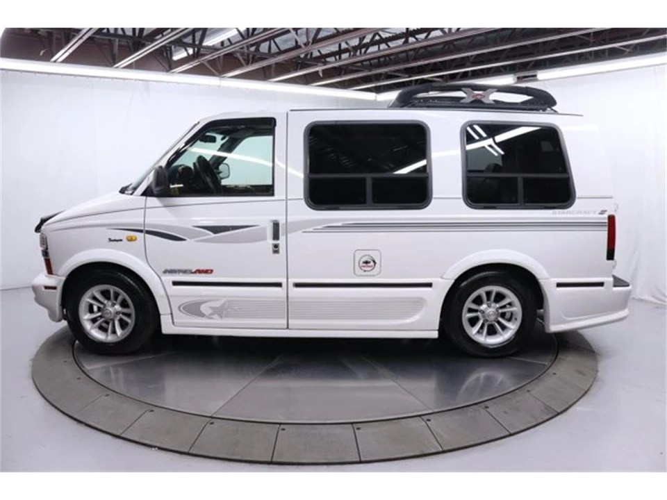 2001 Chevrolet Astro - Image 4 of 31