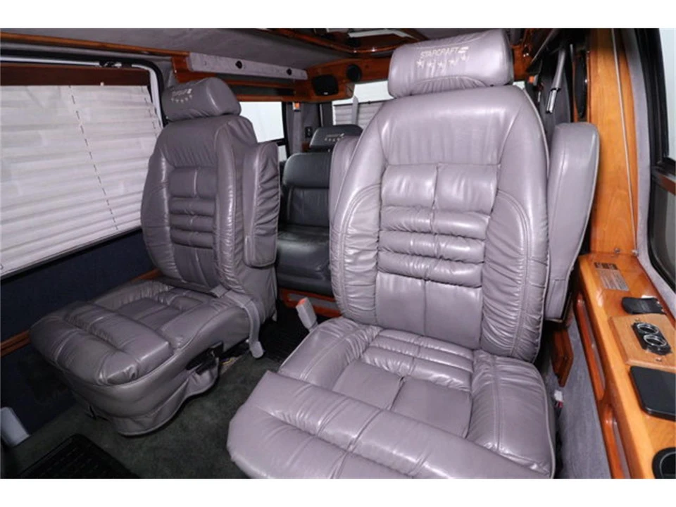 2001 Chevrolet Astro - Image 20 of 31
