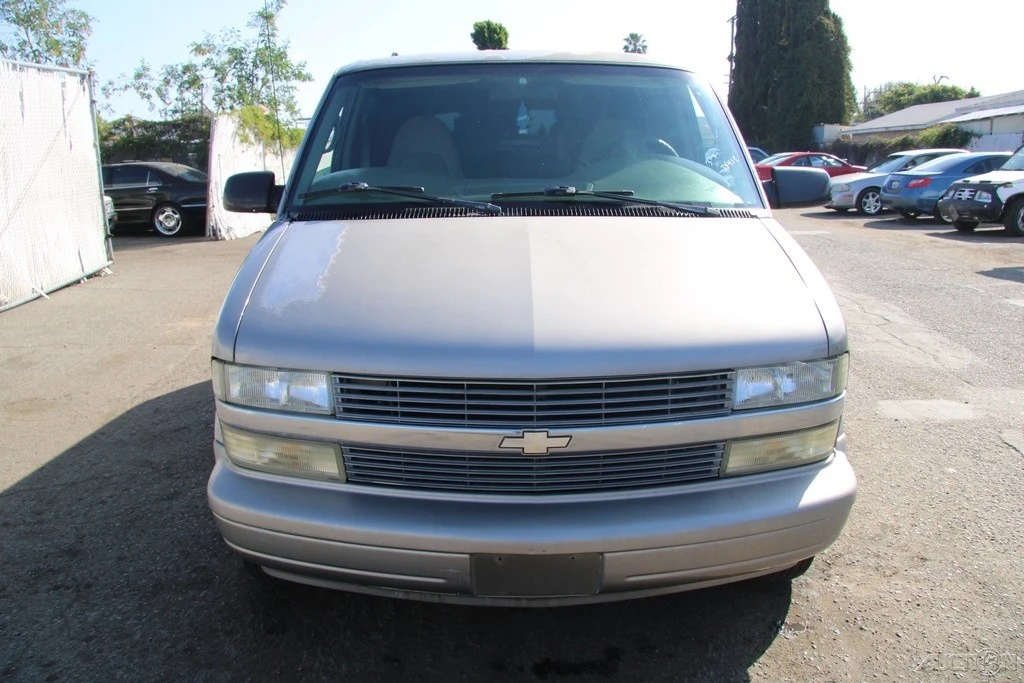 2001 Chevrolet Astro - Image 11 of 21