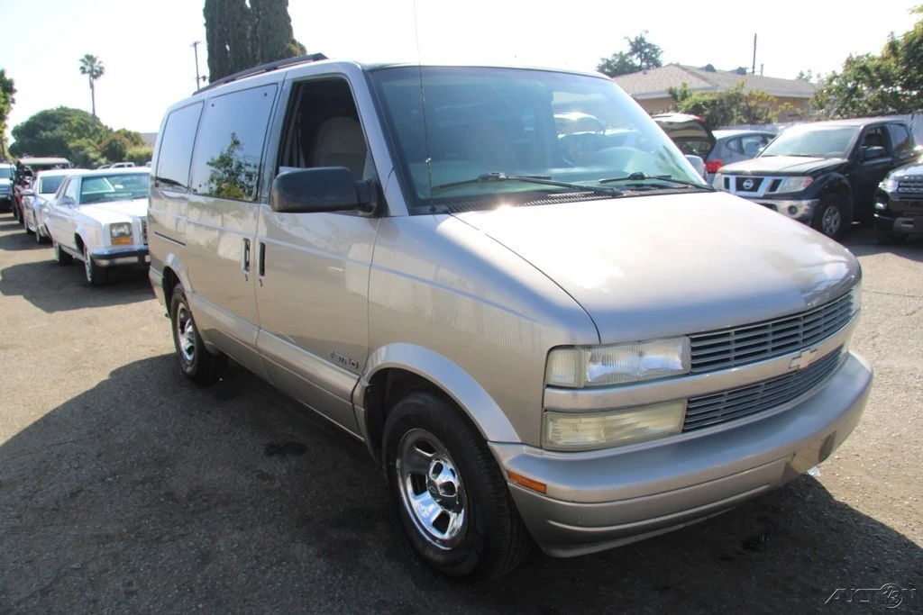 2001 Chevrolet Astro - Image 10 of 21