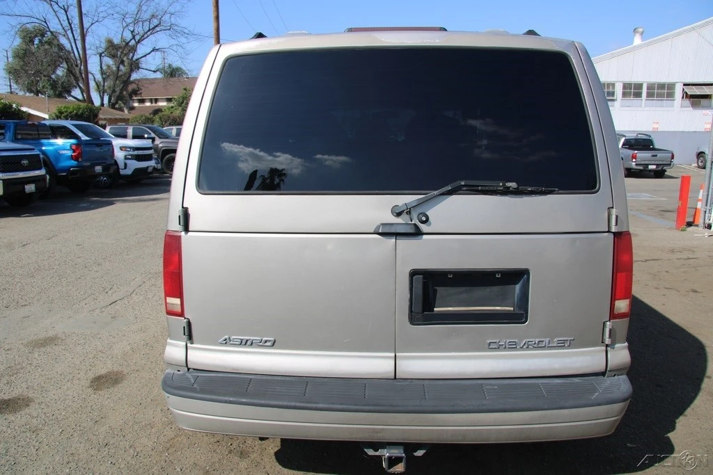 2001 Chevrolet Astro - Image 6 of 21