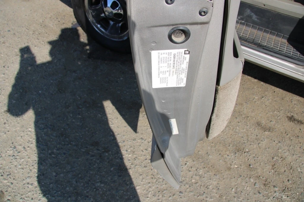 2001 Chevrolet Astro - Image 12 of 21
