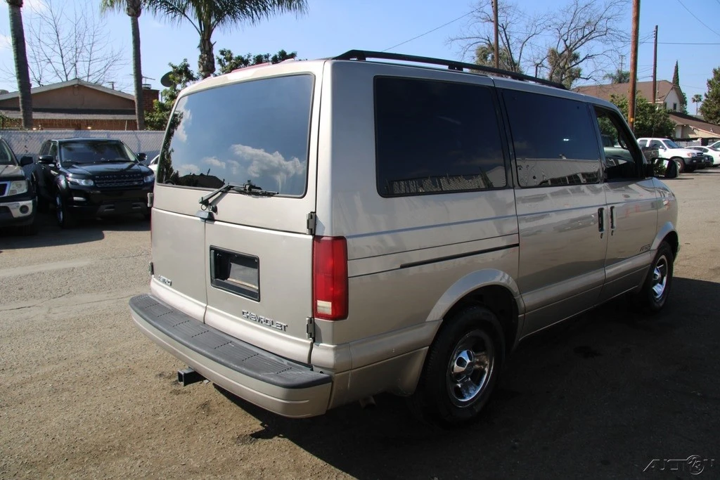 2001 Chevrolet Astro - Image 7 of 21