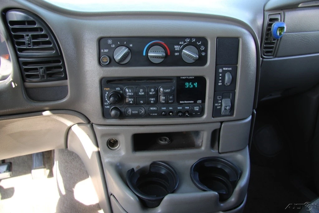 2001 Chevrolet Astro - Image 18 of 21