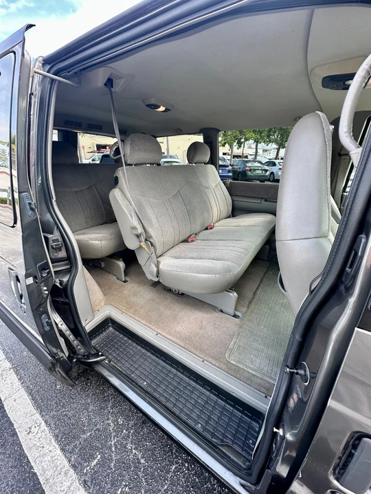 2001 Chevrolet Astro - Image 16 of 21