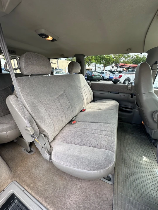 2001 Chevrolet Astro - Image 17 of 21