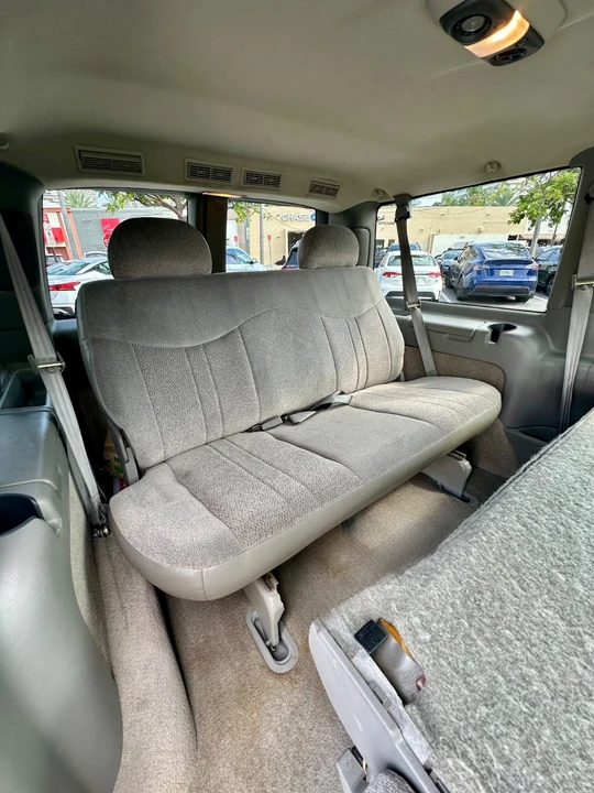 2001 Chevrolet Astro - Image 18 of 21
