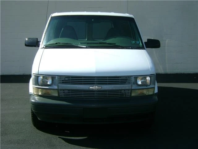 2001 Chevrolet Astro - Image 9 of 12