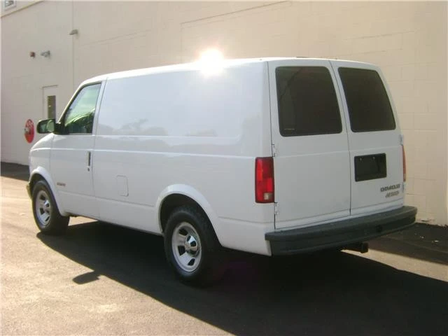 2001 Chevrolet Astro - Image 6 of 12