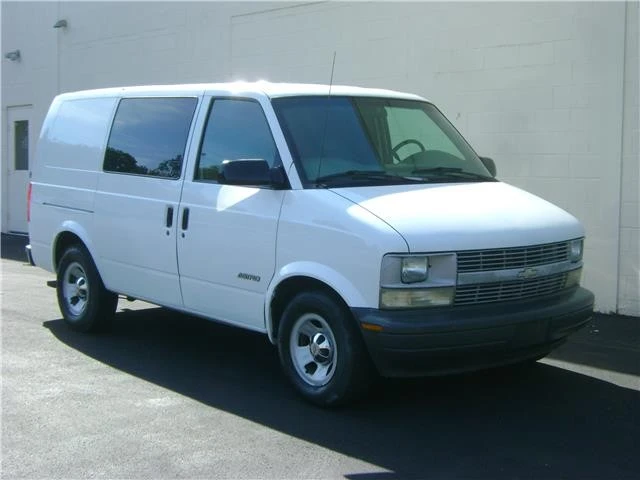 2001 Chevrolet Astro - Image 11 of 12