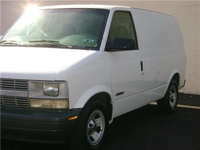 2001 Chevrolet Astro - Image 8 of 12