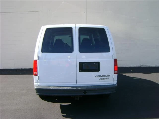 2001 Chevrolet Astro - Image 4 of 12