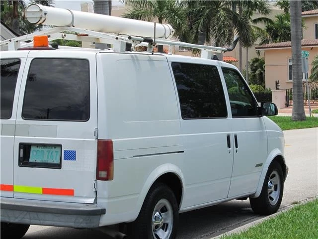 2001 Chevrolet Astro - Image 6 of 12