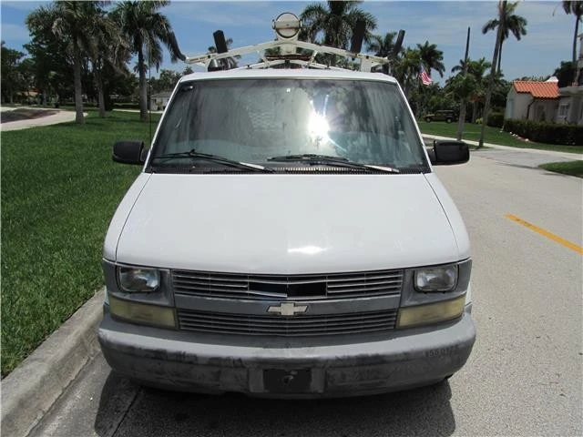 2001 Chevrolet Astro - Image 11 of 12