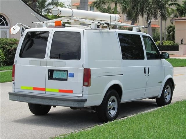 2001 Chevrolet Astro - Image 5 of 12