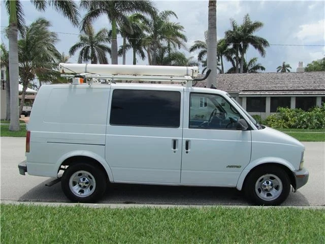 2001 Chevrolet Astro - Image 7 of 12