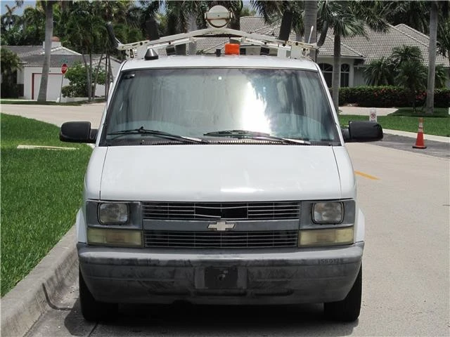 2001 Chevrolet Astro - Image 10 of 12