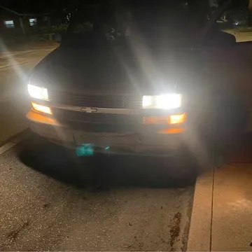 2001 Chevrolet Astro LS Minivan 3D