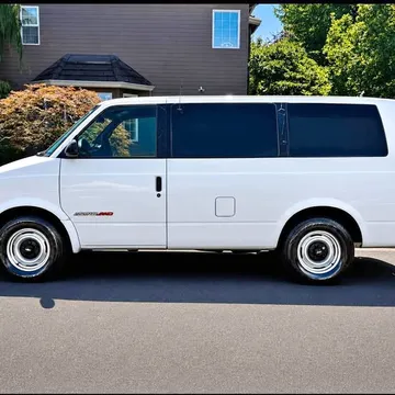 2001 Chevrolet Astro Passenger LS Minivan 3D