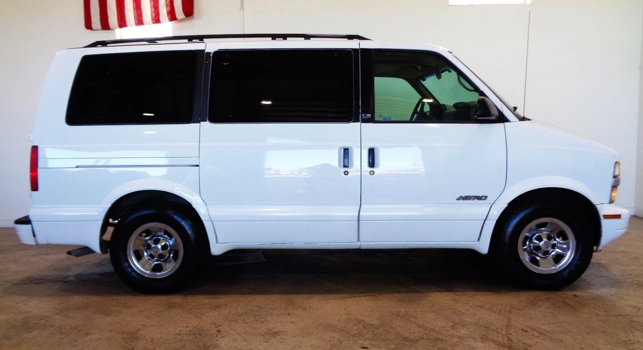 2001 Chevrolet Astro - Image 5 of 20