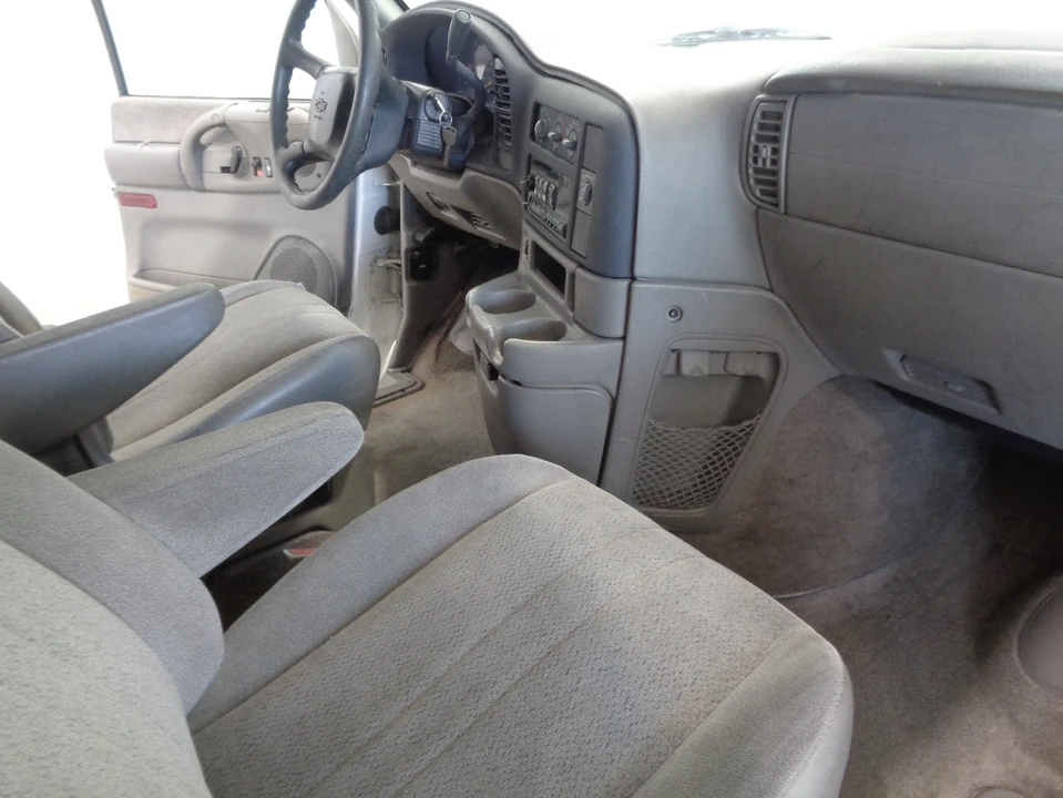 2001 Chevrolet Astro - Image 13 of 20