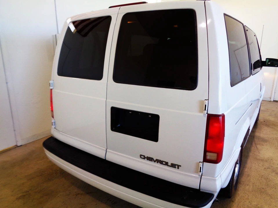 2001 Chevrolet Astro - Image 8 of 20