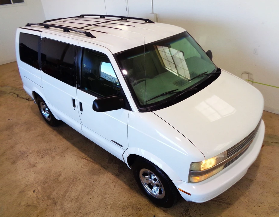 2001 Chevrolet Astro - Image 11 of 20