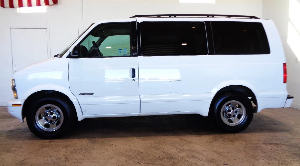2001 Chevrolet Astro - Image 4 of 20