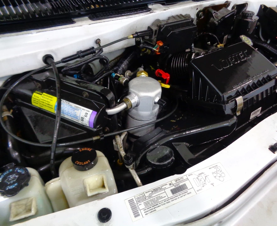 2001 Chevrolet Astro - Image 17 of 20