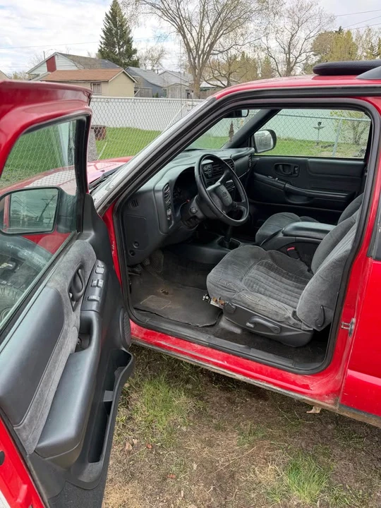 2001 Chevrolet Blazer - Image 7 of 10